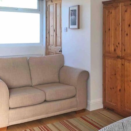 Modern Studio Apartment Near Town Centre Poole Eksteriør billede