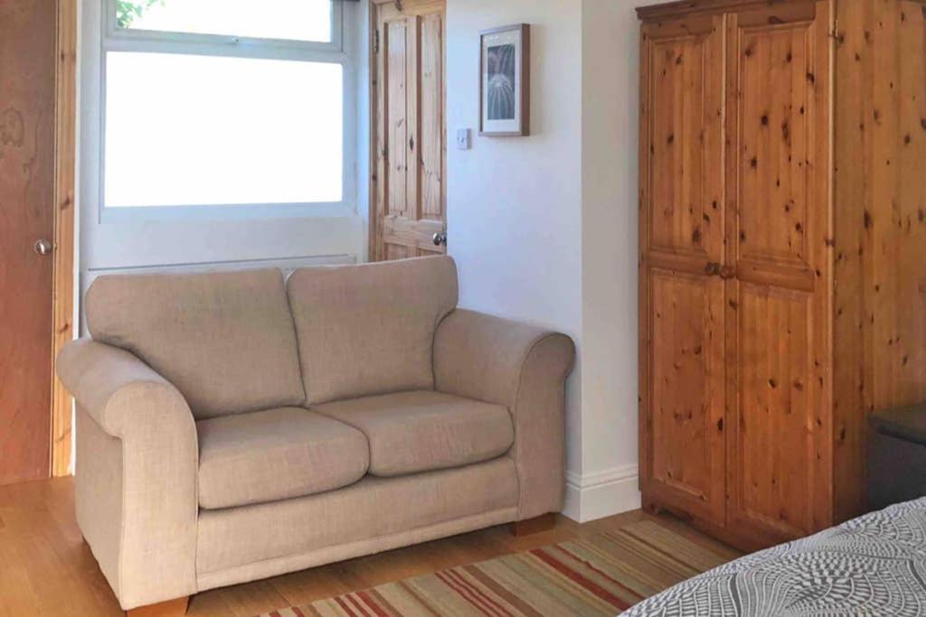 Modern Studio Apartment Near Town Centre Poole Eksteriør billede